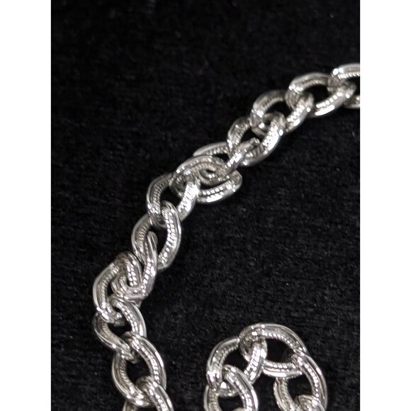Vintage Monet Silver Tone Textured Curb Chain Link Long Opera Necklace 54 inches - Picture 8 of 12